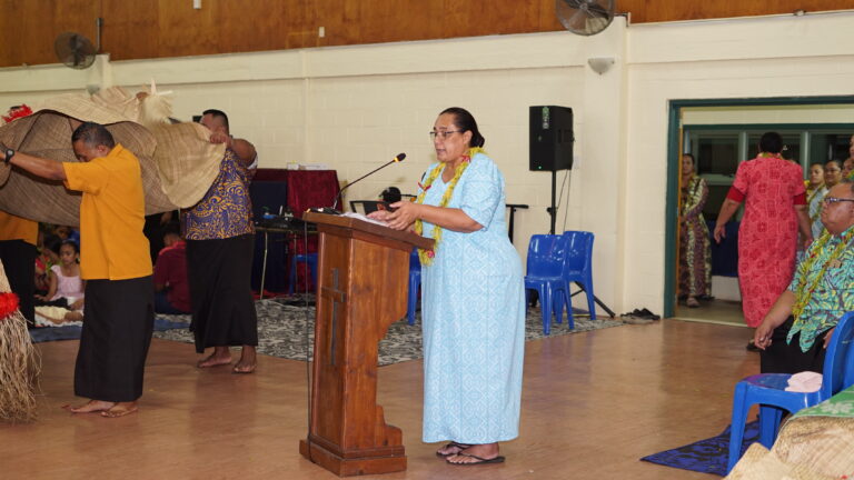 Mile Nofoaiga and the Womens Community showing appreciation for Pauline and her contribution